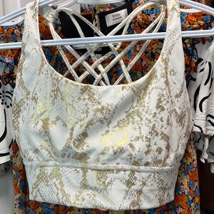 QUEENIEKE GOLD & WHITE CL